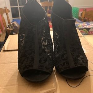 Black Lacey Heeled Sandals
